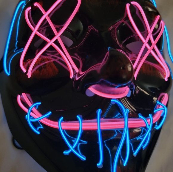 Halloween mask - Picture 3 of 3